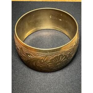 Brass Cuff Bracelet Intricate Flower Design 8.5in